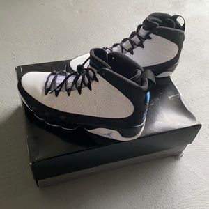 Jordan
Air Jordan 9 Retro GS 
“University Blue”